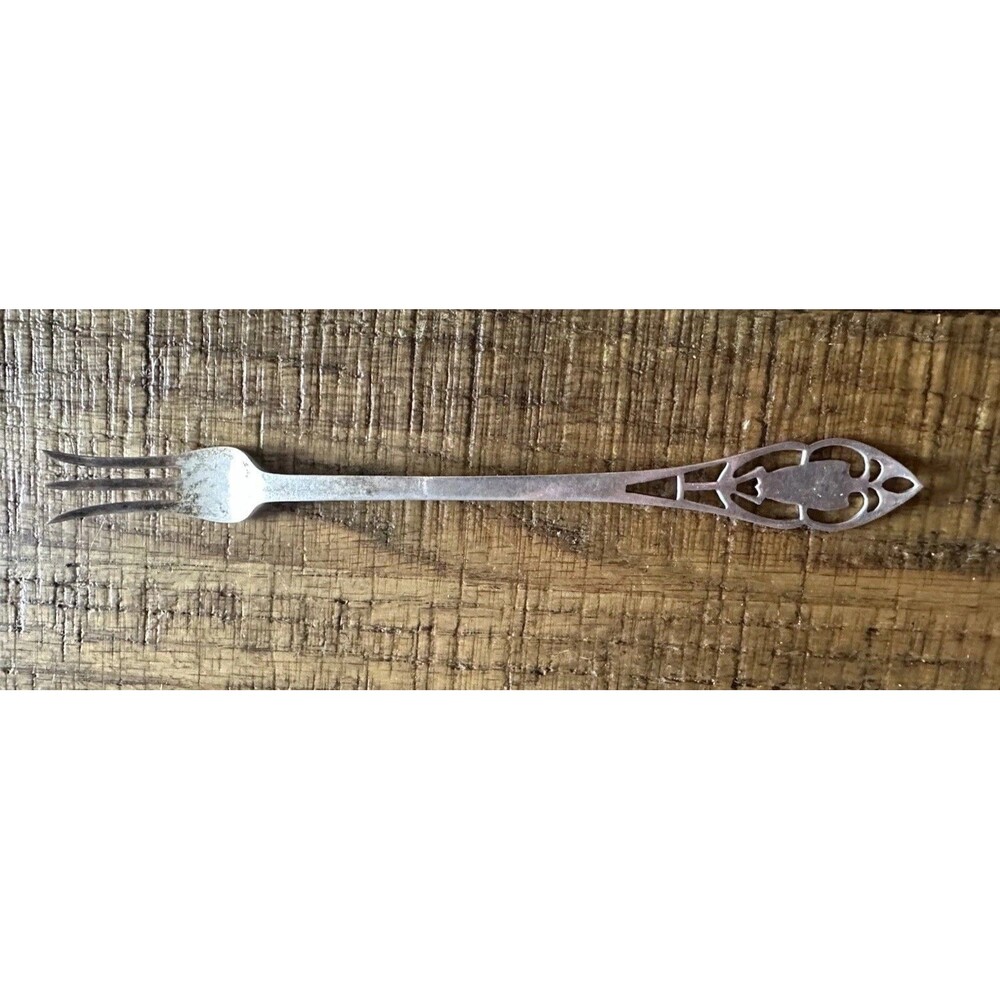 Vintage 1951 Manchester Sterling Silver Pierced Handle 2 Tine Olive Fork 6-3/8"